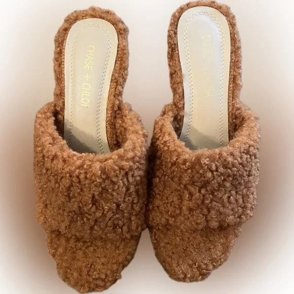 Chase & Chloe Teddy Sherpa Mule Heels | Size 7.5 | Trendy Sculptural Heel | NWOT - Picture 2 of 12